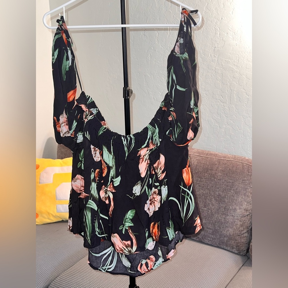 Astr Black Floral Women's Blouse